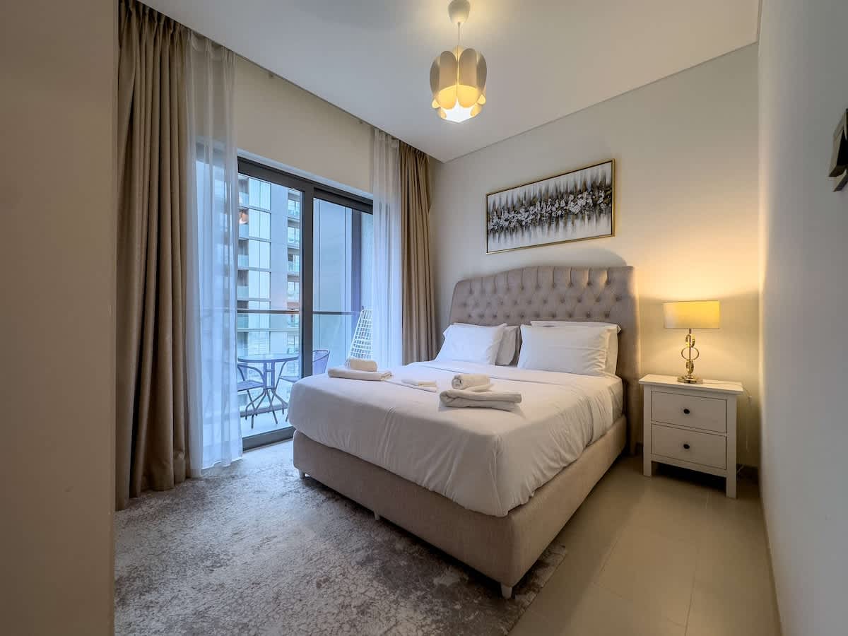 https://assets.guesty.com/image/upload/t_default_thumb/listing_images_s3/production/property-photos/37fa8cd4076bd5909a1324d85fe2668166d799d955c18ac3/6915c71b129e4200437a40b0/d7984f8d-636f-47-R1c5s