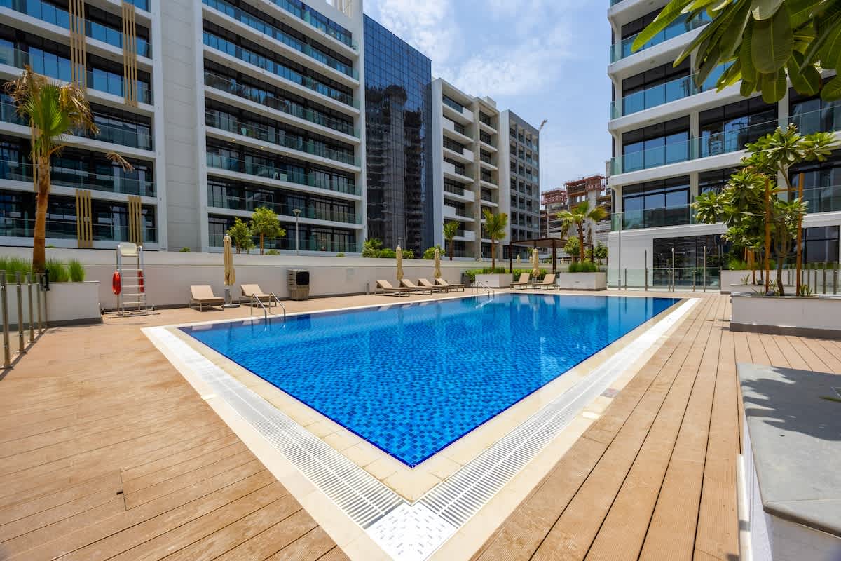 https://assets.guesty.com/image/upload/t_default_thumb/listing_images_s3/production/property-photos/37fa8cd4076bd5909a1324d85fe2668166d799d955c18ac3/6915c74746bd930041257f5b/12448a1a-59e7-41-lOhsF