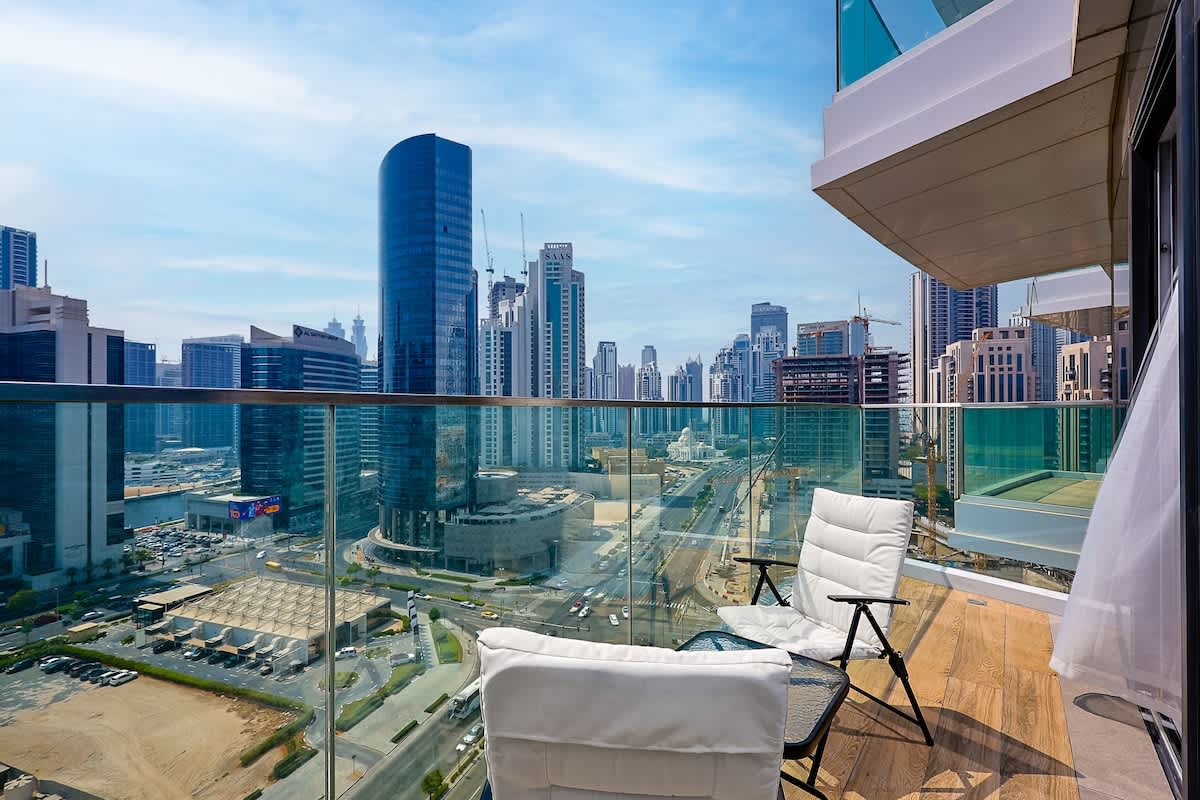 https://assets.guesty.com/image/upload/t_default_thumb/listing_images_s3/production/property-photos/37fa8cd4076bd5909a1324d85fe2668166d799d955c18ac3/6915c750fc02cb00120b3f7f/33f7abcb-3149-40-S_2oc