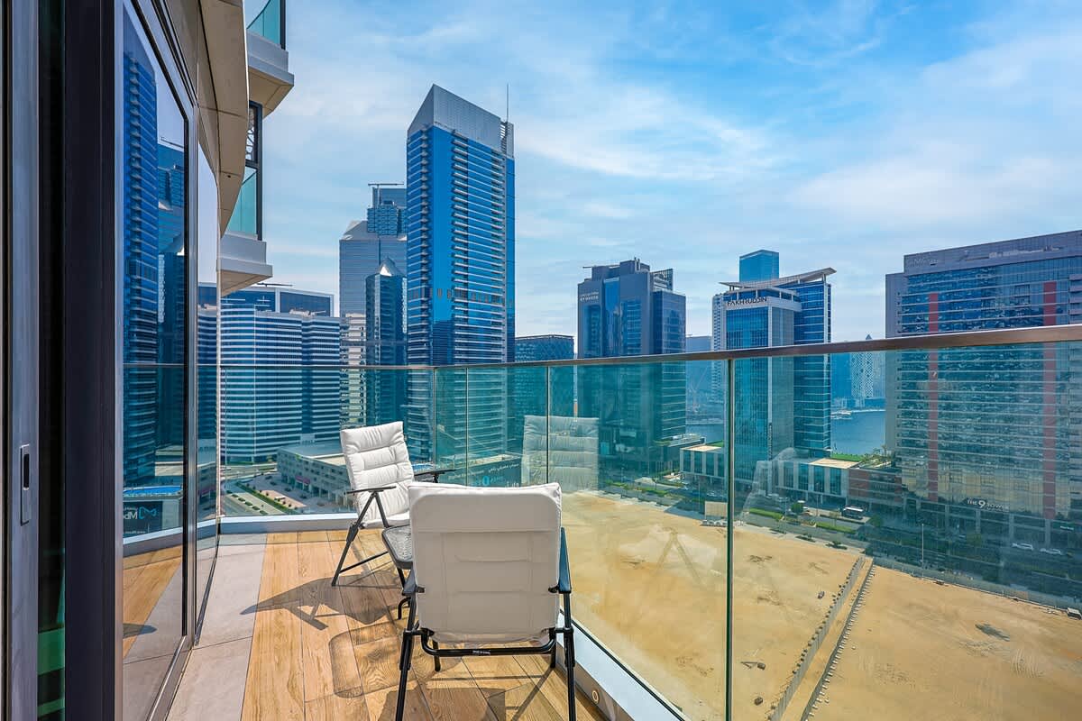 https://assets.guesty.com/image/upload/t_default_thumb/listing_images_s3/production/property-photos/37fa8cd4076bd5909a1324d85fe2668166d799d955c18ac3/6915c750fc02cb00120b3f7f/5e7410c8-d757-4c-zVYIC