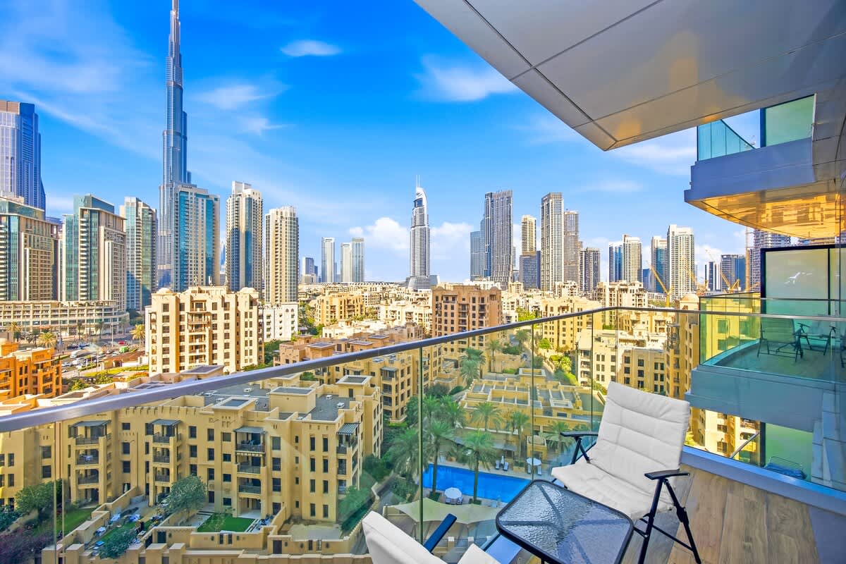 https://assets.guesty.com/image/upload/t_default_thumb/listing_images_s3/production/property-photos/37fa8cd4076bd5909a1324d85fe2668166d799d955c18ac3/693a9c7f937d490014a57a81/106cfe8b-7956-4f-XvGQf