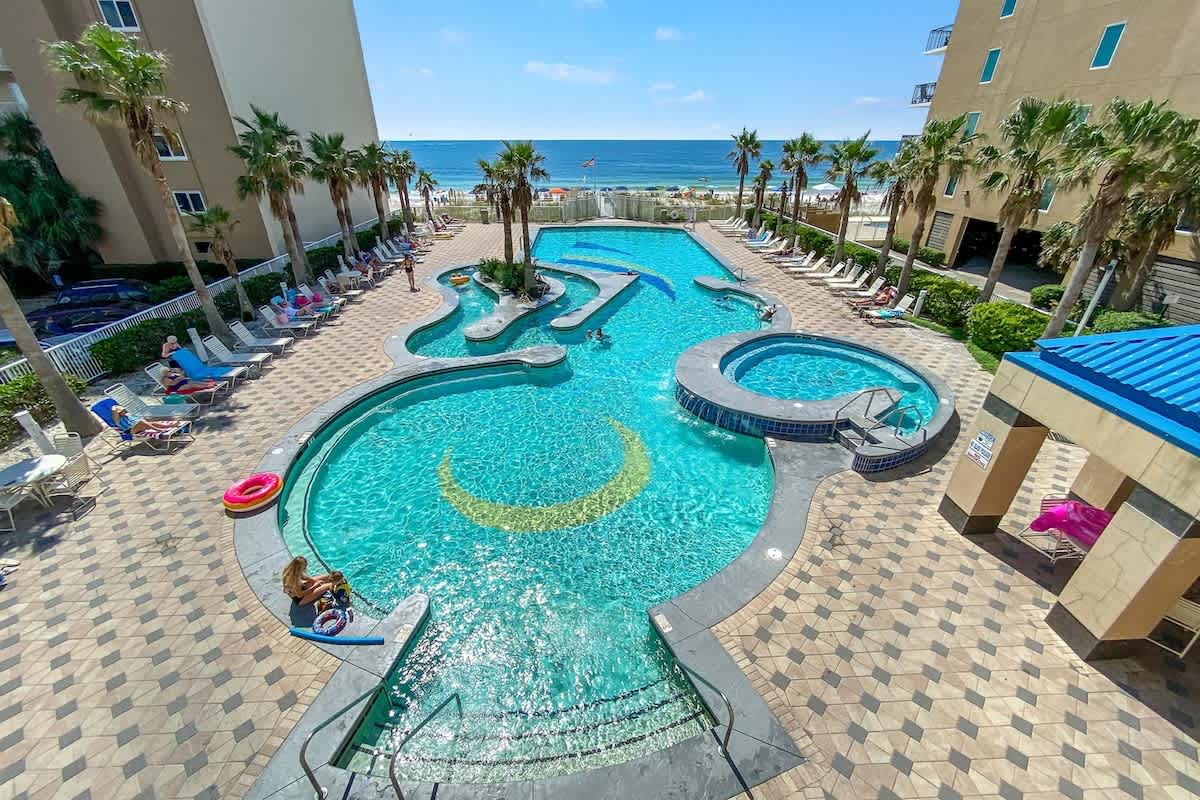 Crystal Tower Beachfront pool/hot tub, indoor heated pool, sauna — Gulf Shores, AL — vacation rental