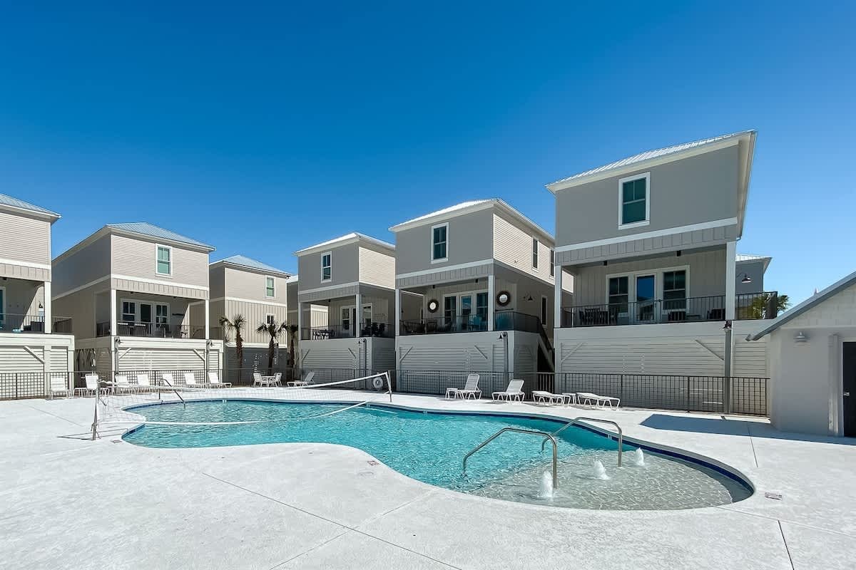 Beach Cottage: 4BR/4BA Ocean Views & Pool — Gulf Shores, AL — vacation rental