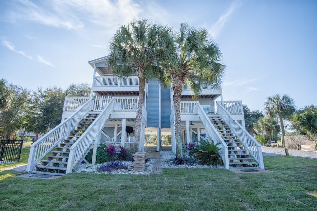 Between The Buoy's 1/ Canal-Front Luxury Duplex — Orange Beach, AL — vacation rental