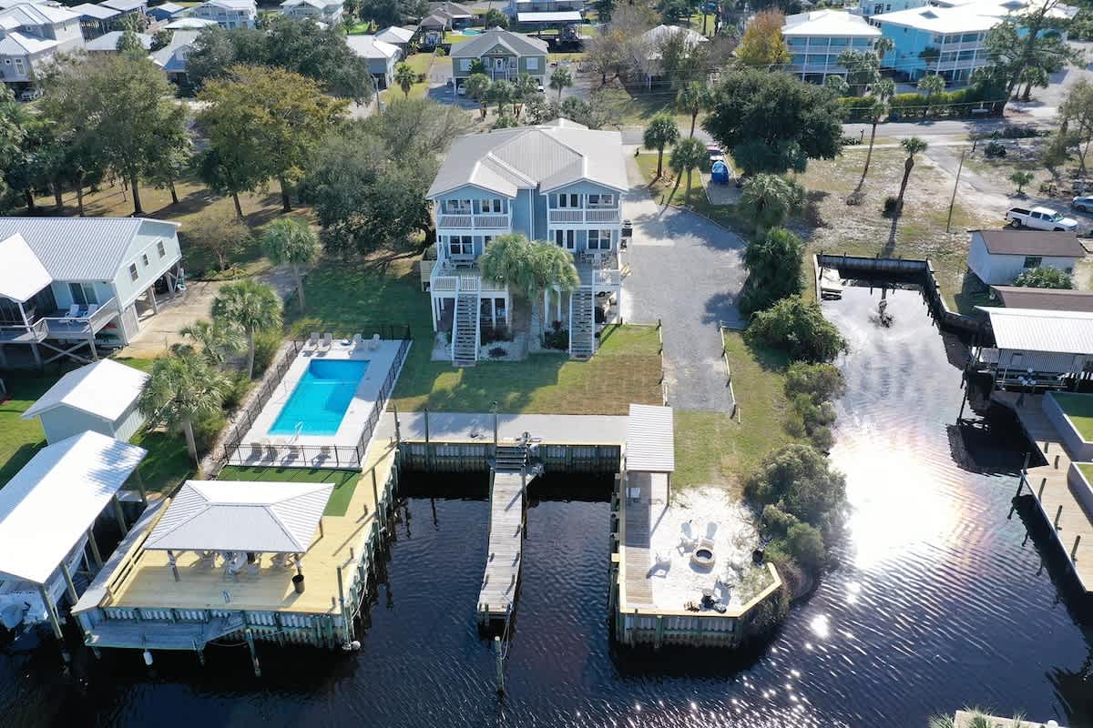  Between The Buoy's 1+2/Canal-Front Orange Beach  — Orange Beach, AL — vacation rental