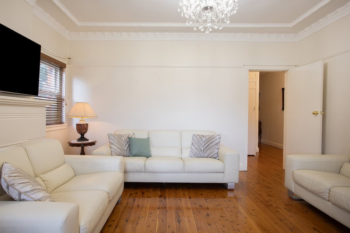 Stylish 1BR in Exclusive Vaucluse Near Shops & CBD - Photo 6