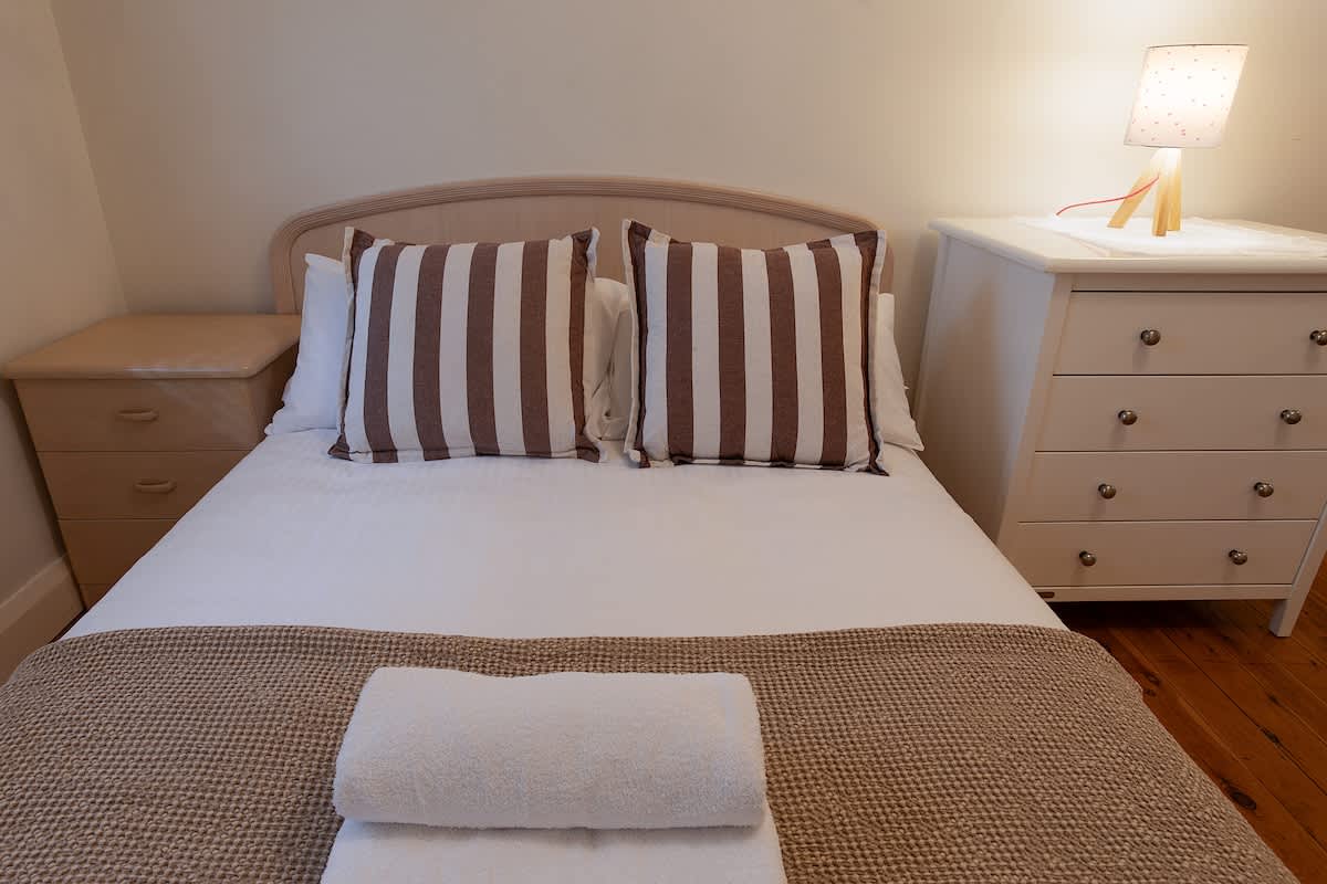 Stylish 1BR in Exclusive Vaucluse Near Shops & CBD - Photo 13