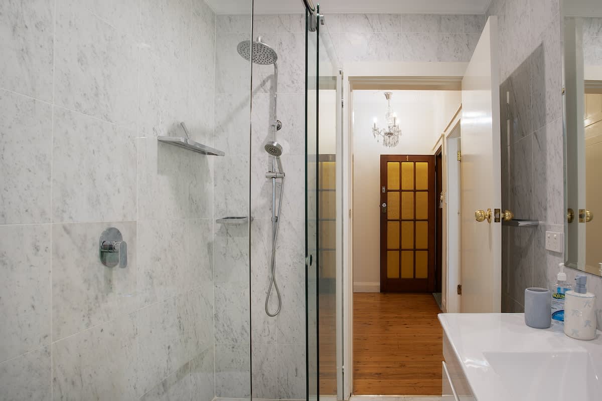 Stylish 1BR in Exclusive Vaucluse Near Shops & CBD - Photo 11