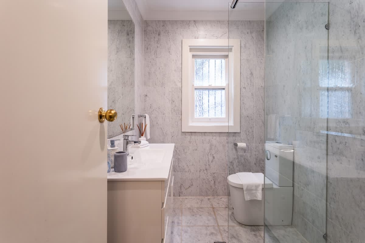 Stylish 1BR in Exclusive Vaucluse Near Shops & CBD - Photo 10