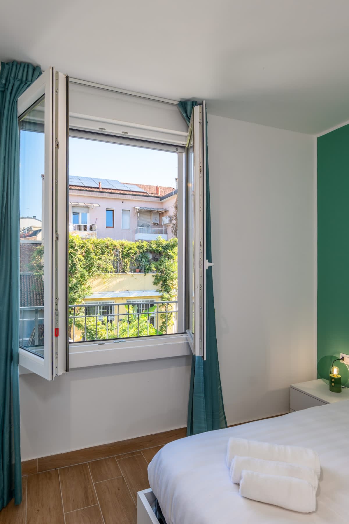 Peace and comfort just steps away from the M1 Metro.