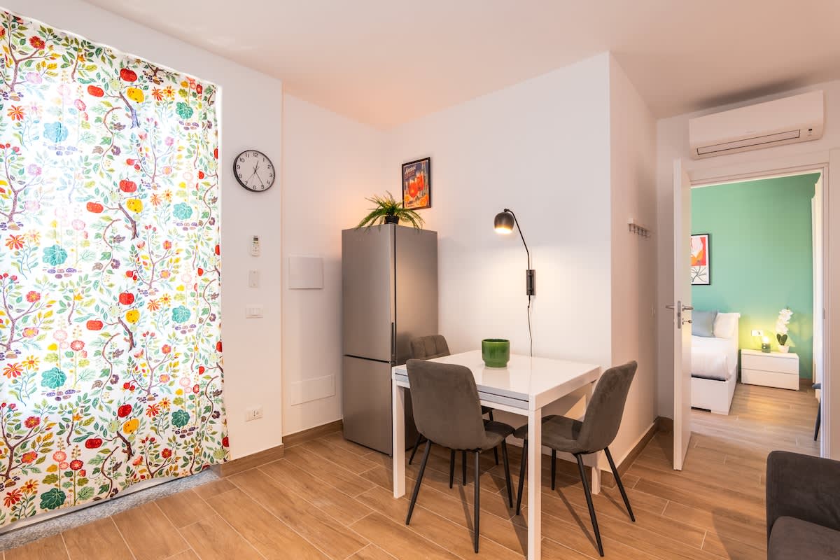 Peace and comfort just steps away from the M1 Metro.