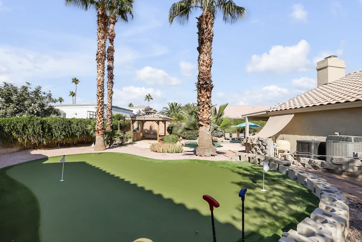 Heated Pool & Hot Tub - Private Desert Retreat 3