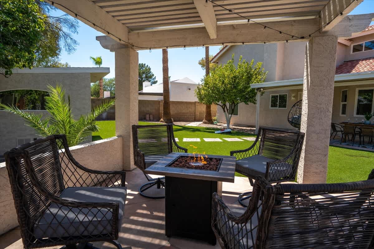6BR retreat: Pool, casita, sleeps 15 4