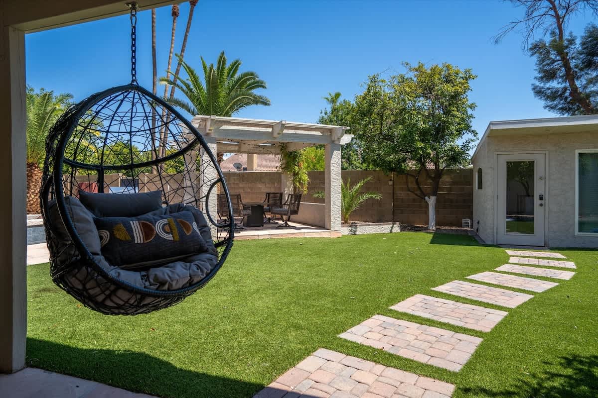 6BR retreat: Pool, casita, sleeps 15 2