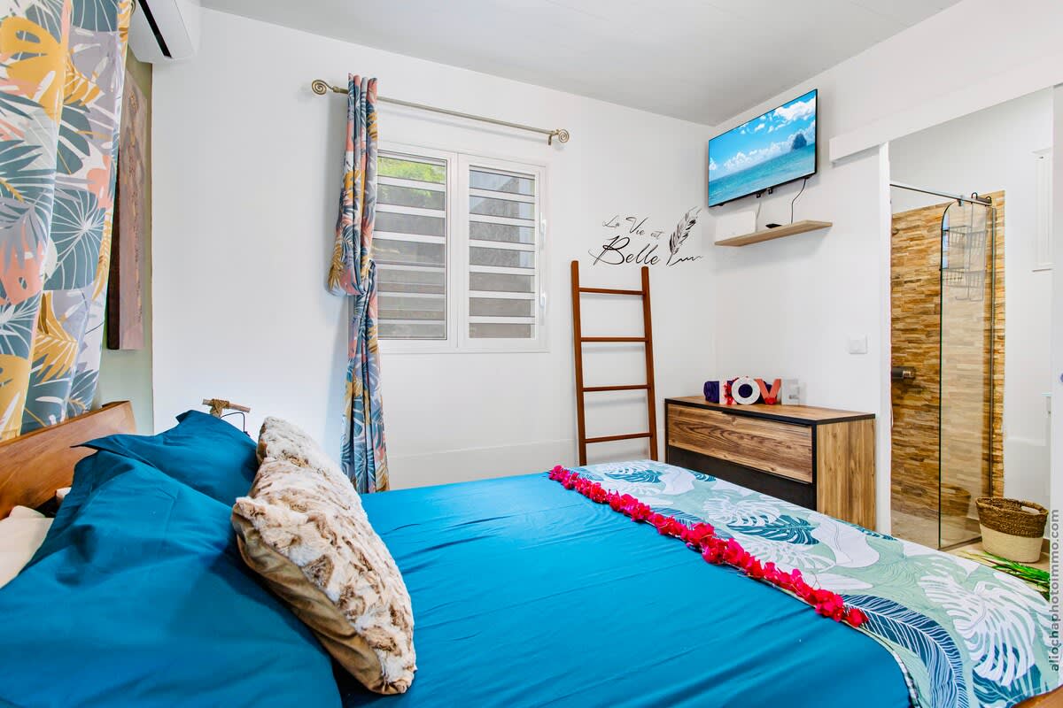 Sea View Bungalow & Plunge Pool – Diamant Town Center 5