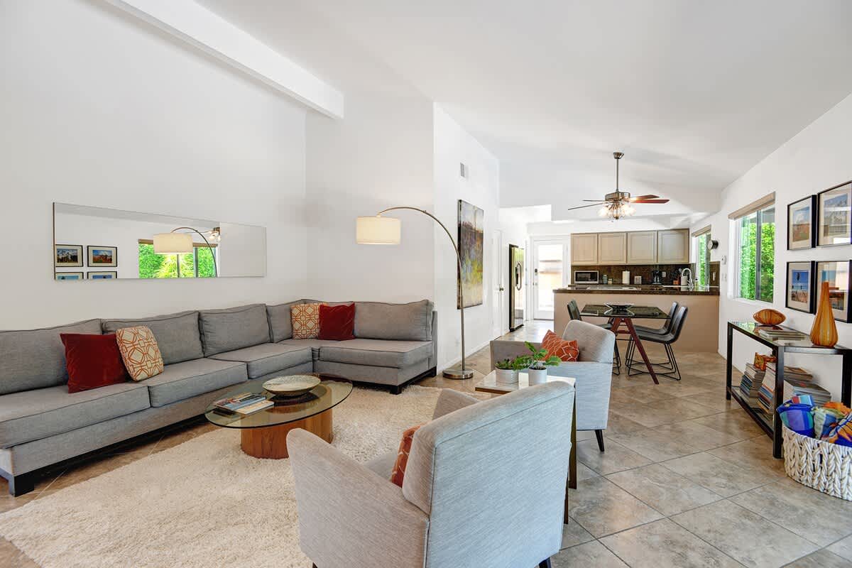 Alejo Olive Orchard- Beautiful 3 Bed Home with Pool/Spa - 5 minute drive to downtown Palm Springs. 4