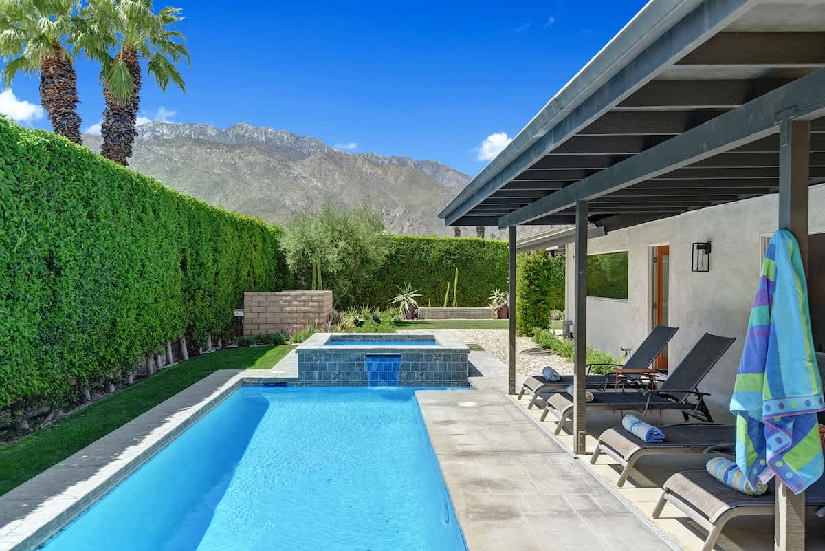 Alejo Olive Orchard- Beautiful 3 Bed Home with Pool/Spa - 5 minute drive to downtown Palm Springs. 6