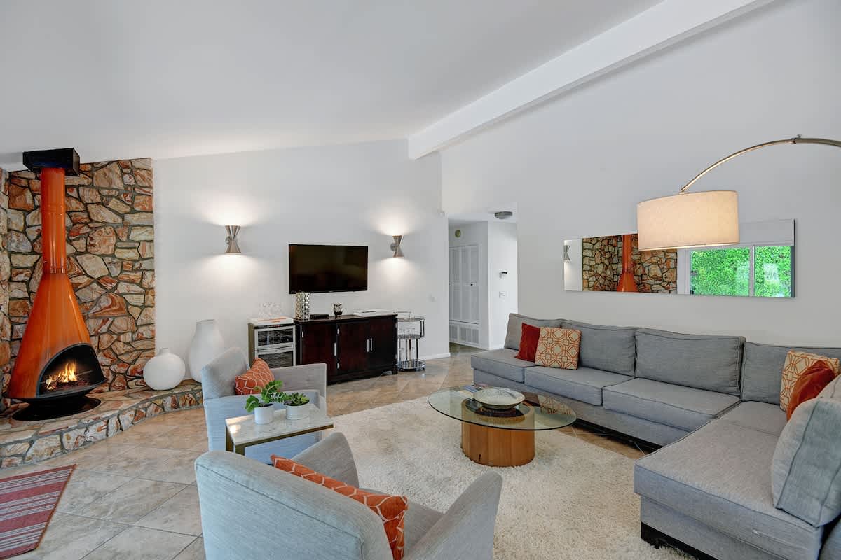 Alejo Olive Orchard- Beautiful 3 Bed Home with Pool/Spa - 5 minute drive to downtown Palm Springs. 3