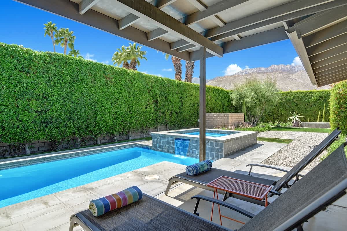 Alejo Olive Orchard- Beautiful 3 Bed Home with Pool/Spa - 5 minute drive to downtown Palm Springs. 5