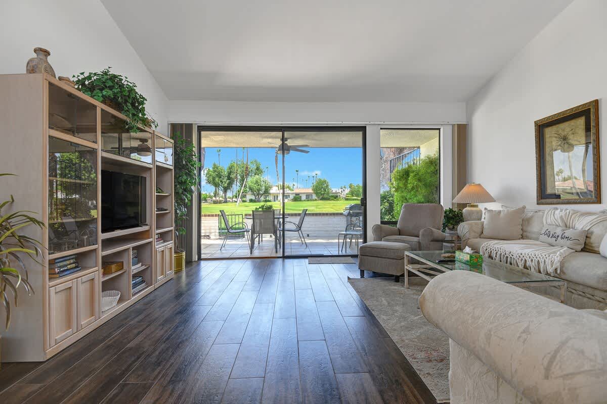 Mountain-view Sunny Stay Condo | Dogs OK | BBQ
