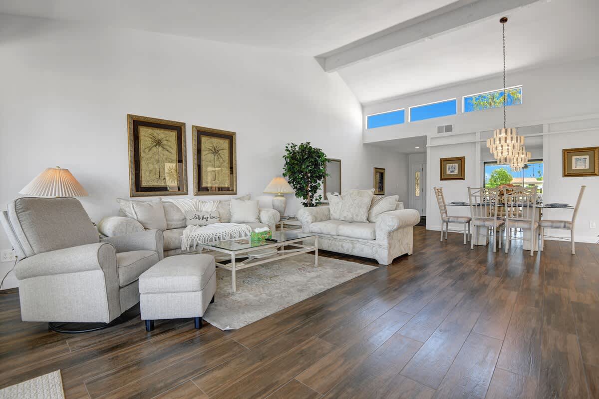 Mountain-view Sunny Stay Condo | Dogs OK | BBQ 4
