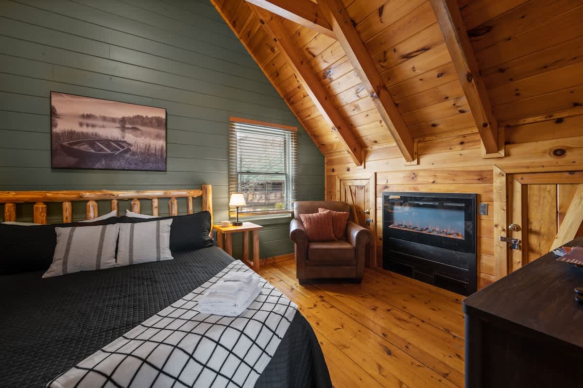Primary bedroom (King) - note the fireplace!  The fireplace can either just be ambiance, or provide heat.