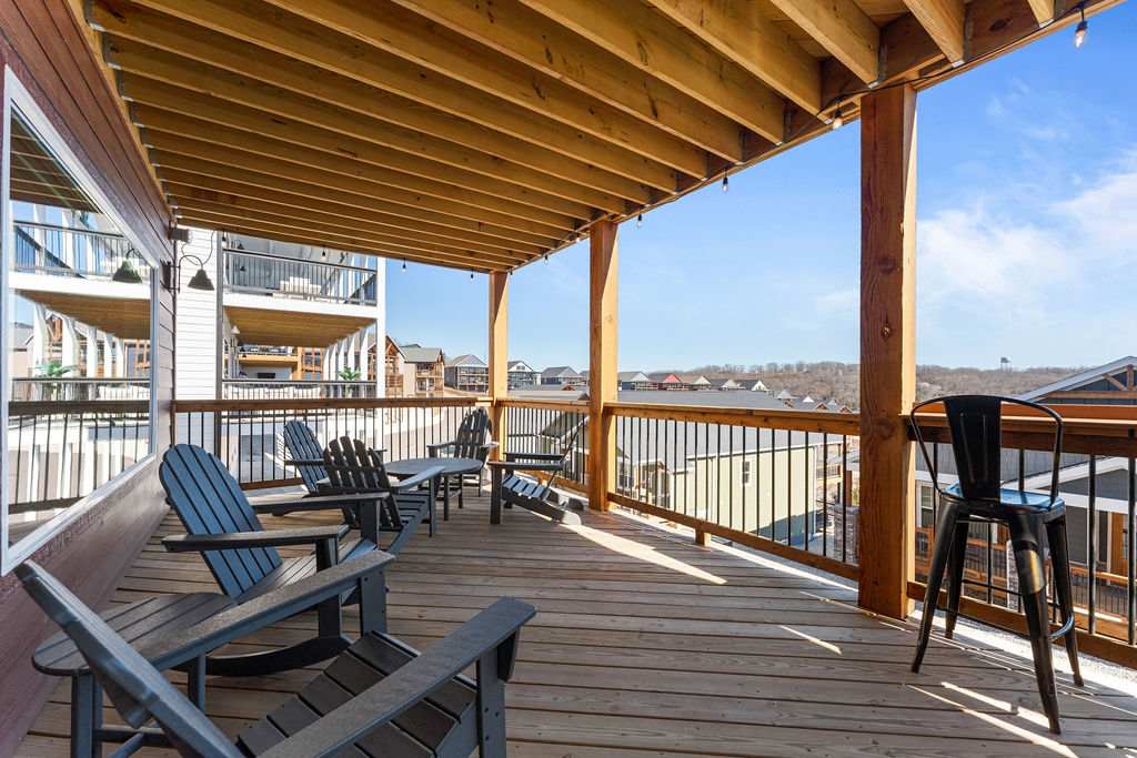 Lower Level Deck - seating