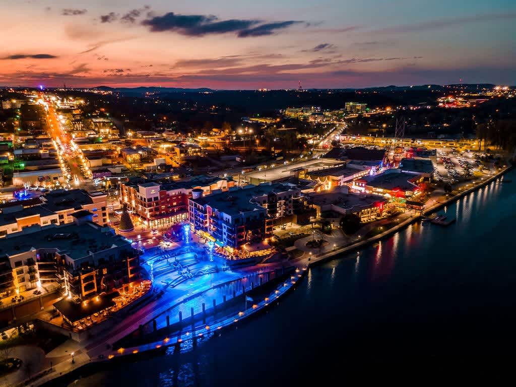 Branson Landing is just a short drive away and loaded with shopping and entertainment.  Don't miss the fire and lights show!