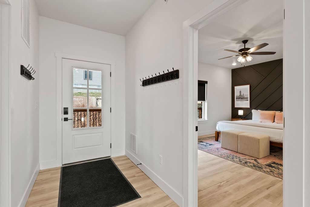 Front Entry Area - Primary and Jr. Primary are accessible without stairs