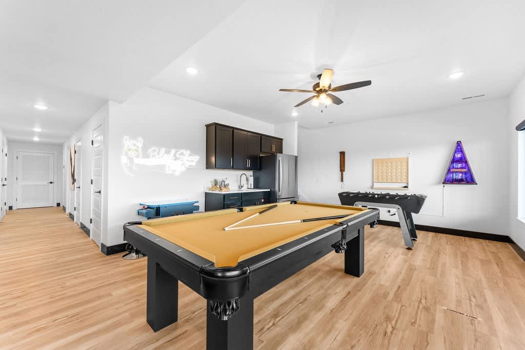 Pool Table, Foosball Table, Giant Connect Four, Boss Toss (wall mounted bean bag toss game), Hook 21, two Arcade Games (with over 60 games!) - We will keep you entertained.