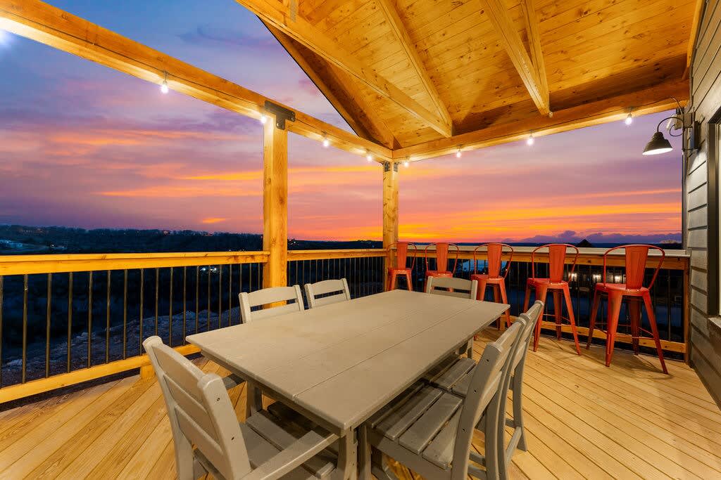 Main (Upper Level) Deck (Twilight View)