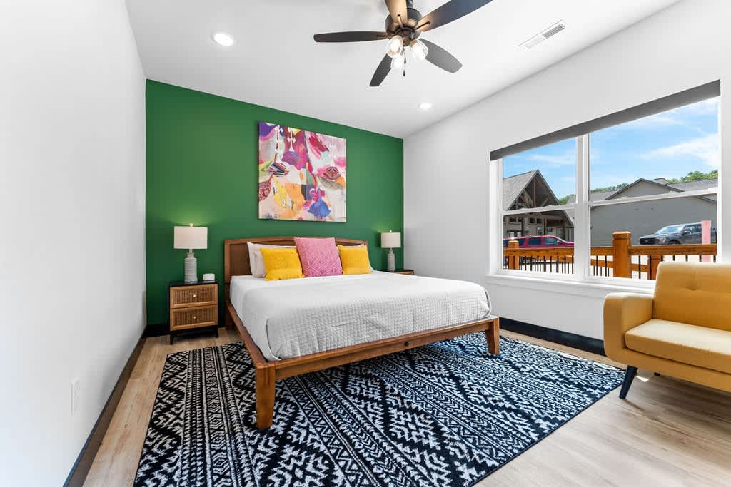 Jr. Primary is POPPIN'!  King beds all around.