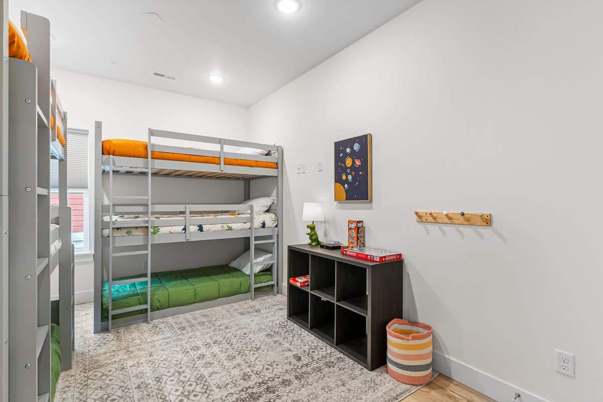 Kids Bunk Room. 6 Twin Beds