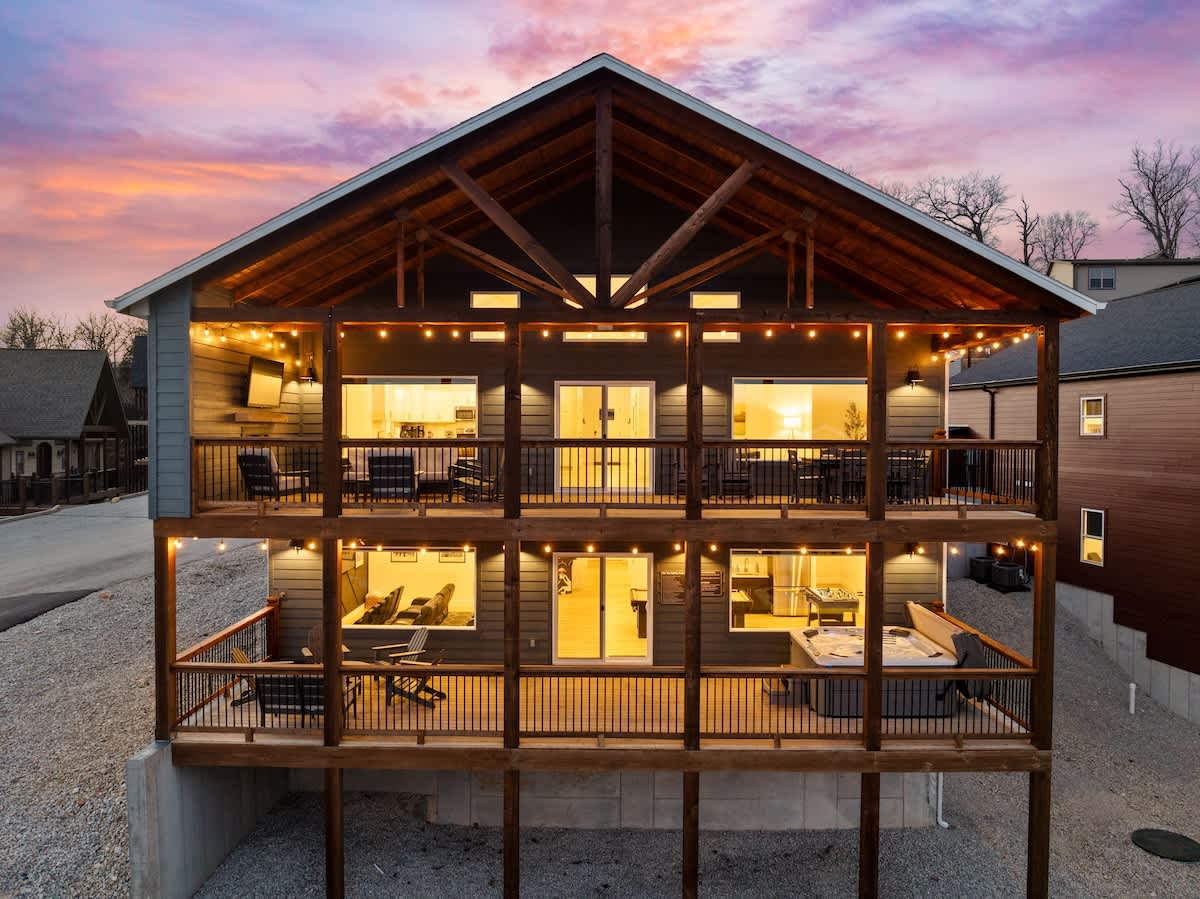 Upper Deck - Outdoor TV, Fireplace, Dining Table
Lower Deck - Private Hot Tub and Outdoor Seating