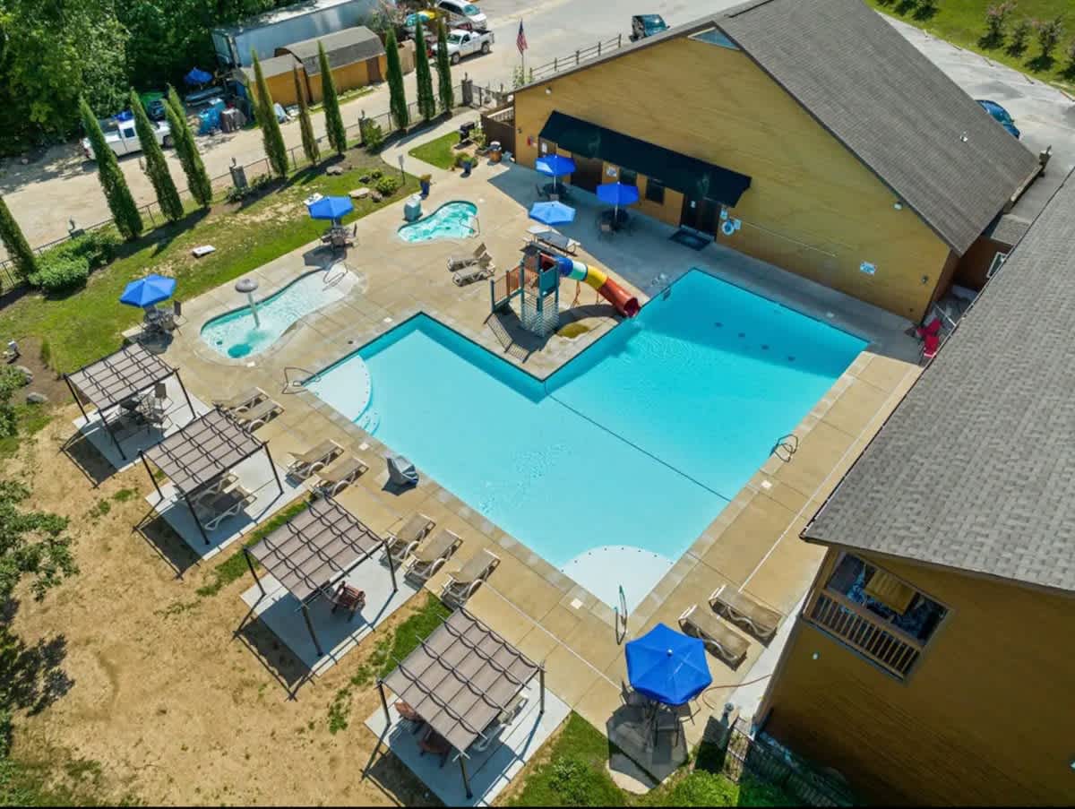 Outdoor & Indoor Community Pool