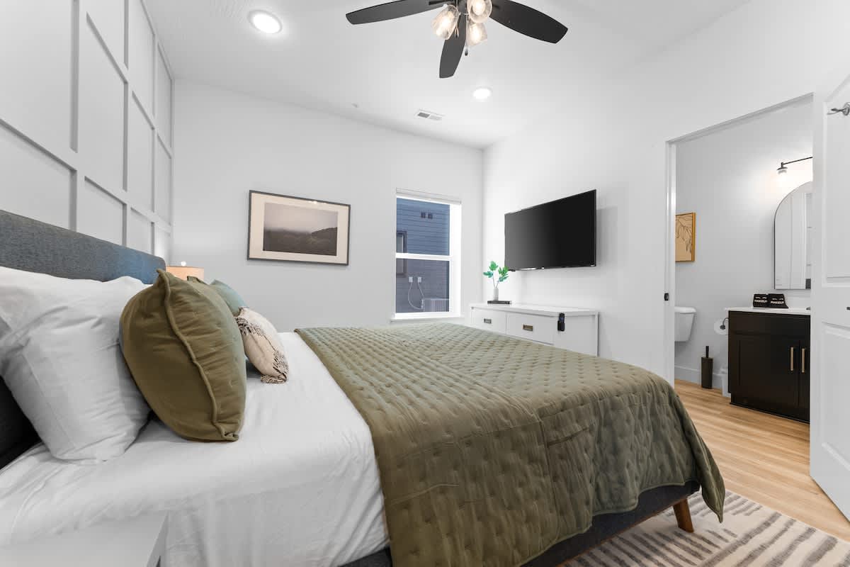 King Bedroom 3