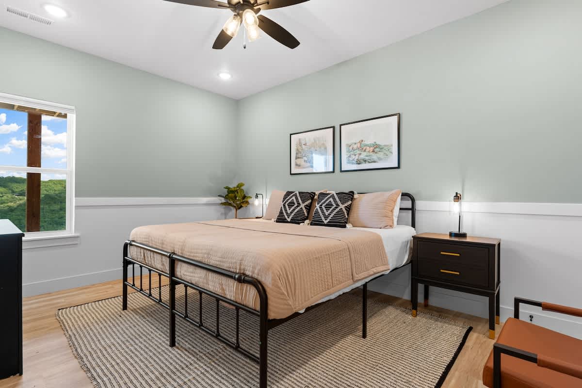 King Bedroom 6