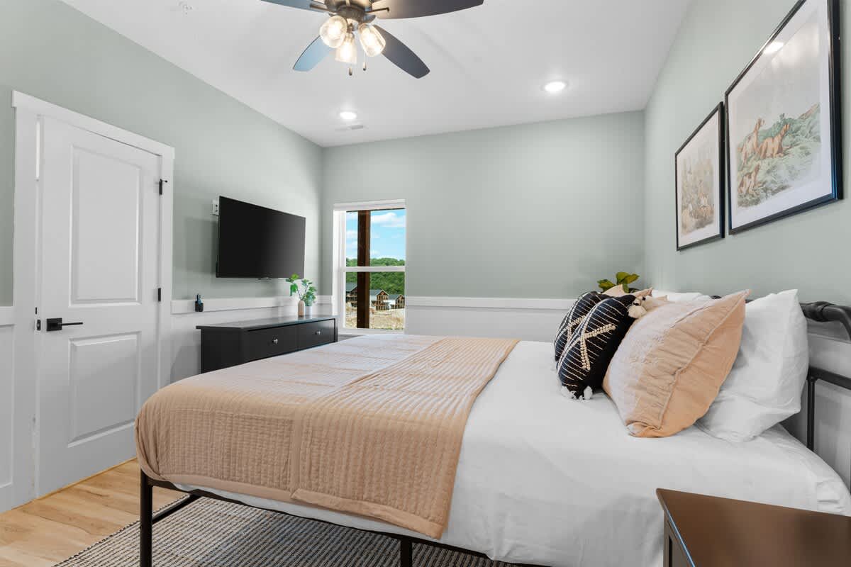 King Bedroom 6