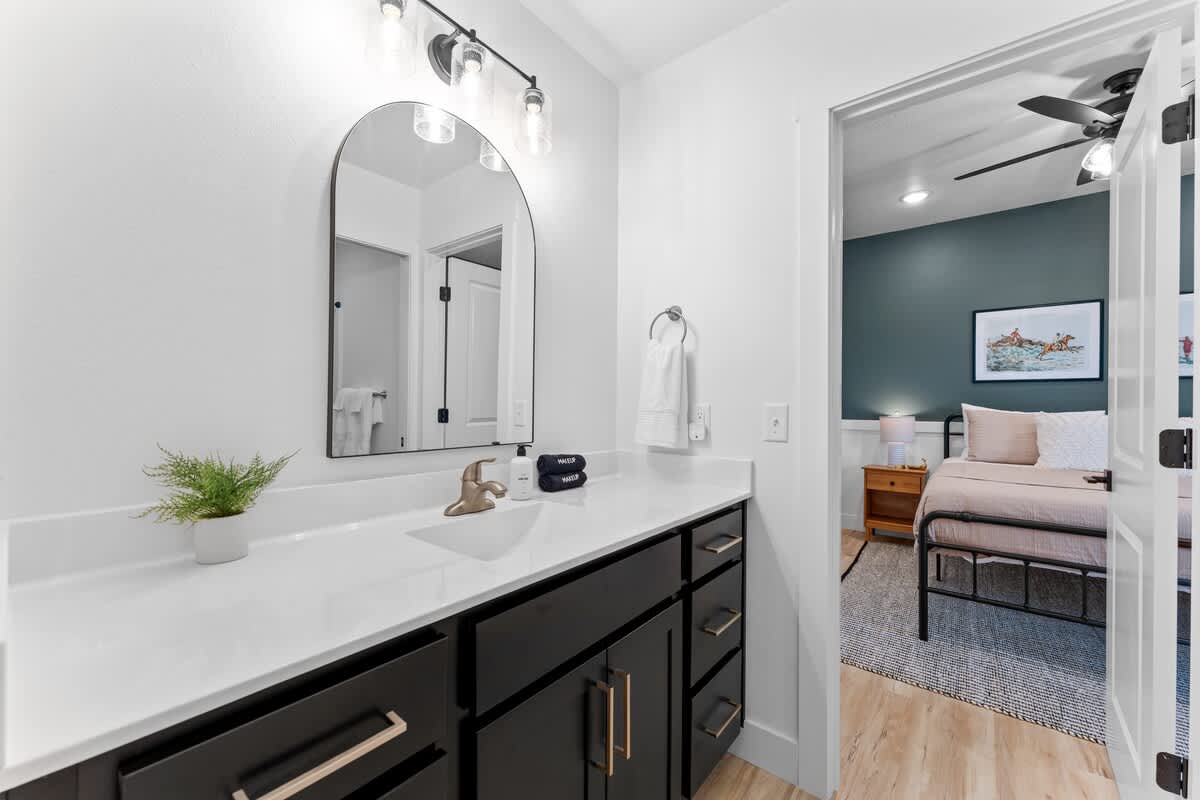 Ensuite Bathroom for King Bedrooms 5 & 6