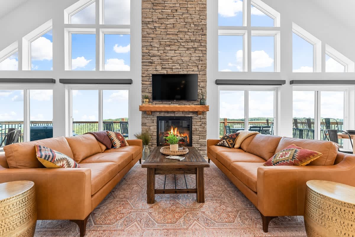 LAZY RIVER, Pools, Lake View, Game Room, Sleeps 24 — Kimberling City, MO — vacation rental