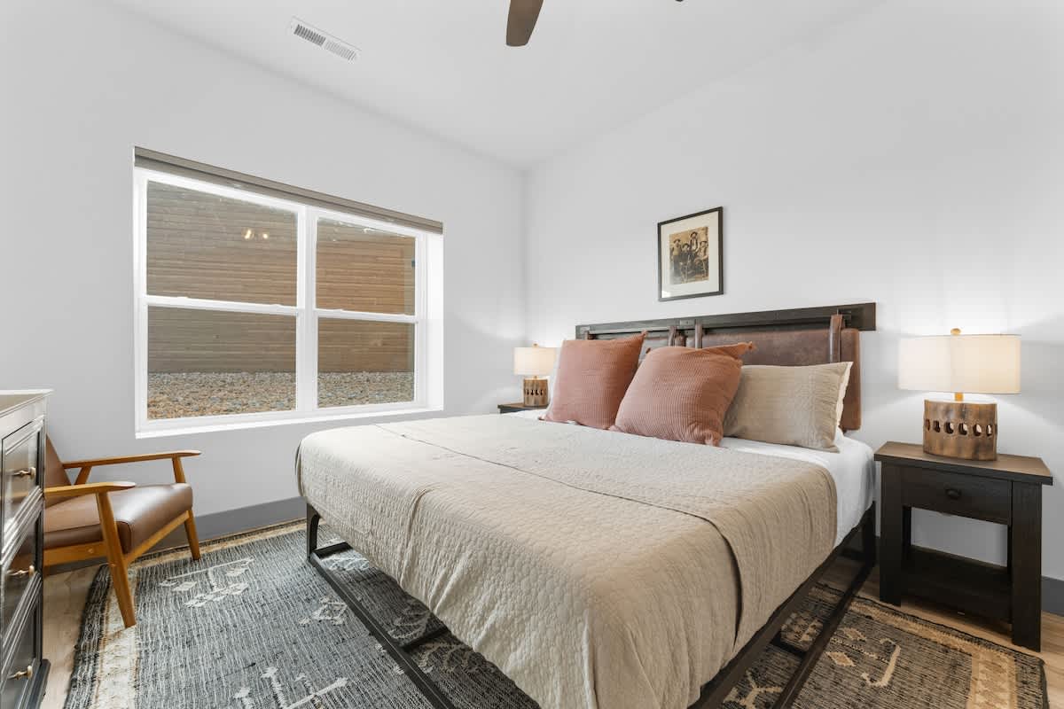King Bedroom #5