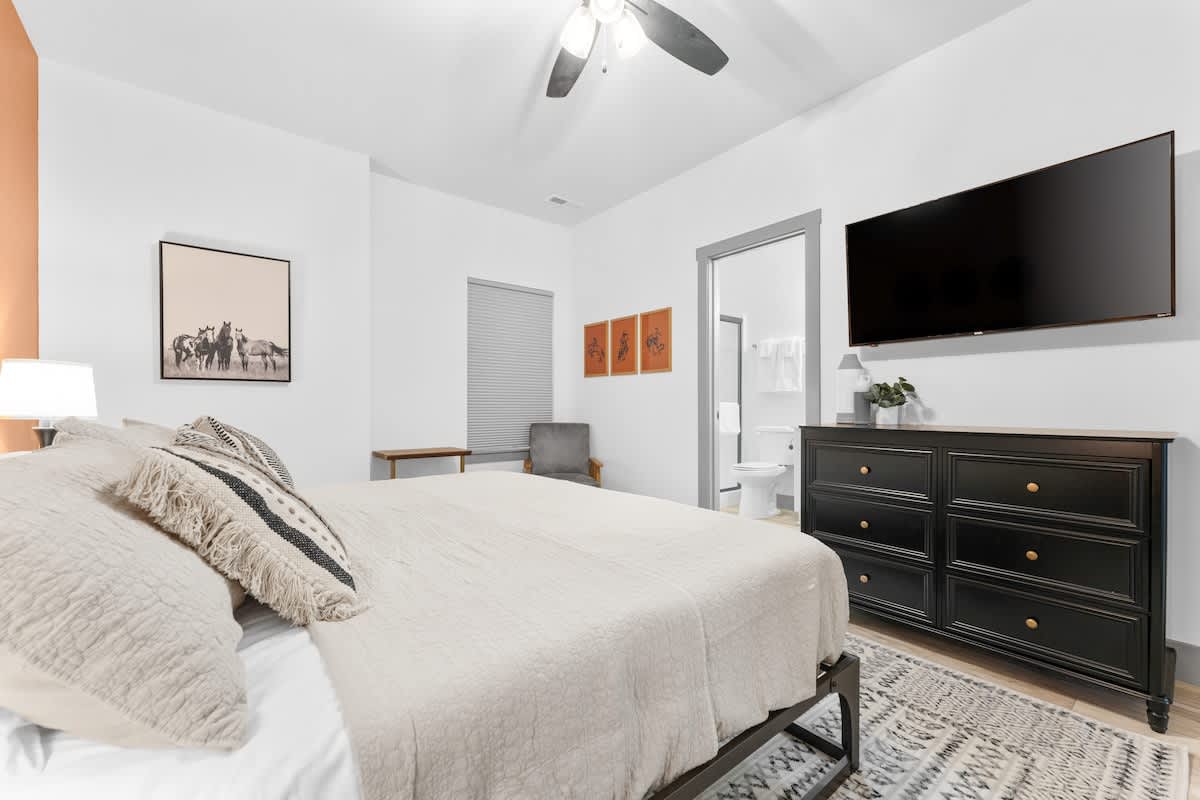 King Bedroom #4