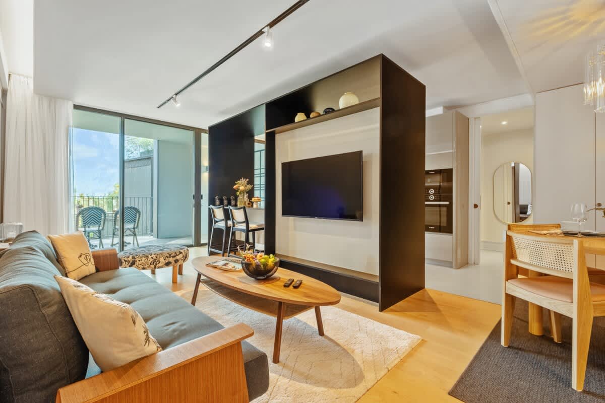Luxury 5-Star Stay at Savoy Insular