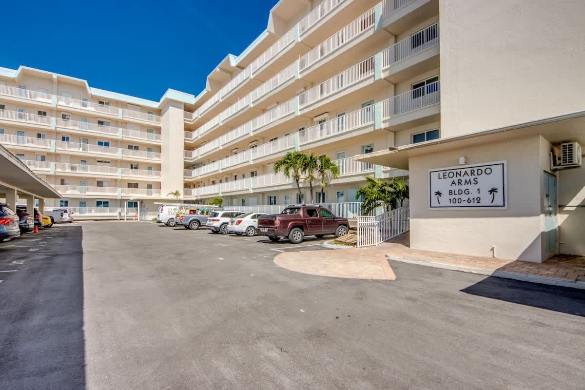 Leonardo Arms #419 Island Beachfront Condo 4