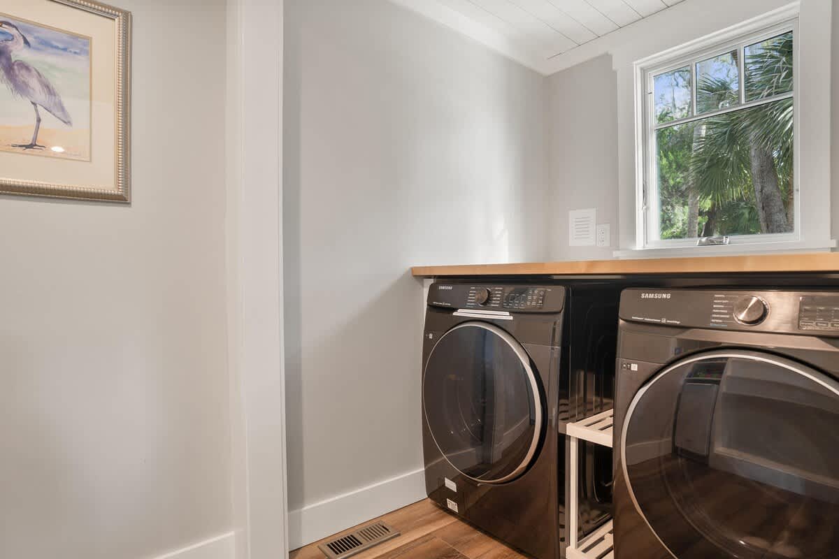 Washer and Dryer with Butcher Block Folding Counter