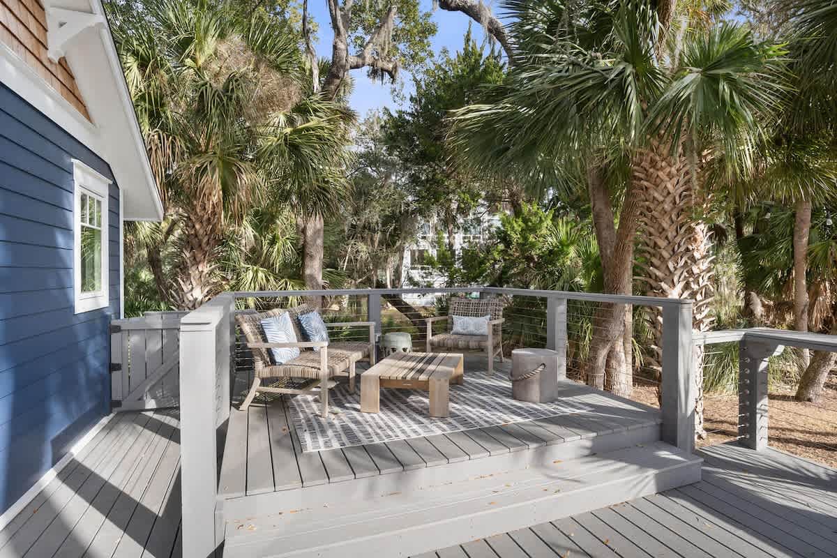 Rear Deck Lounge