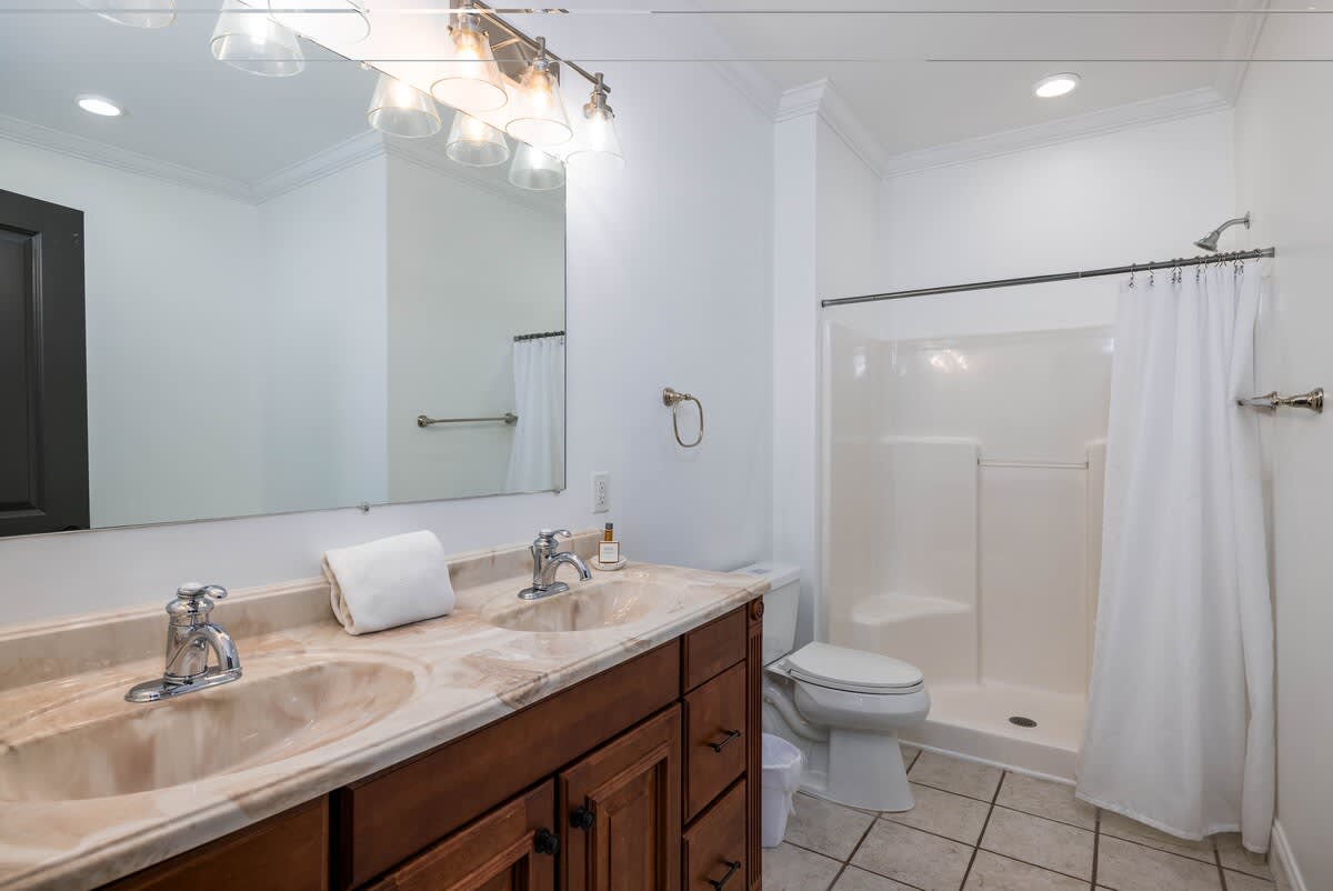 Primary Bedroom En Suite Bath