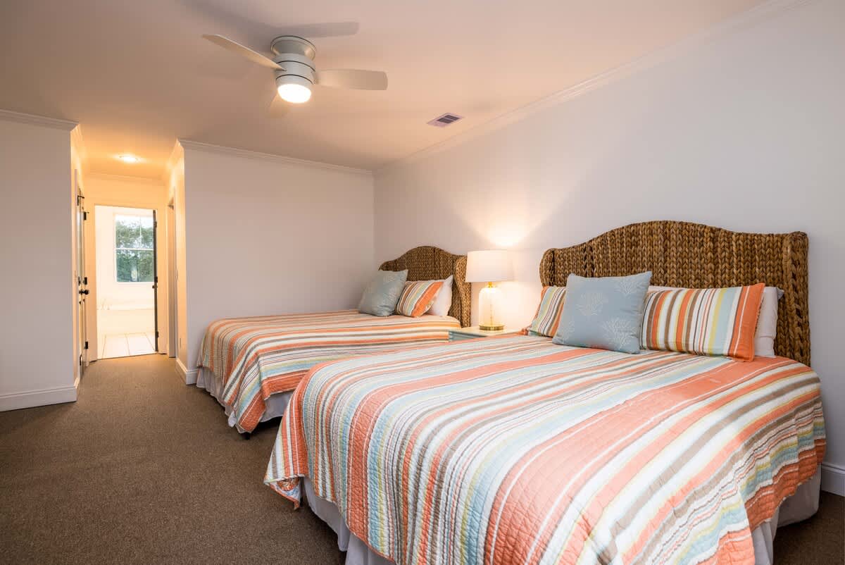 Upstairs 2 Queen Beds