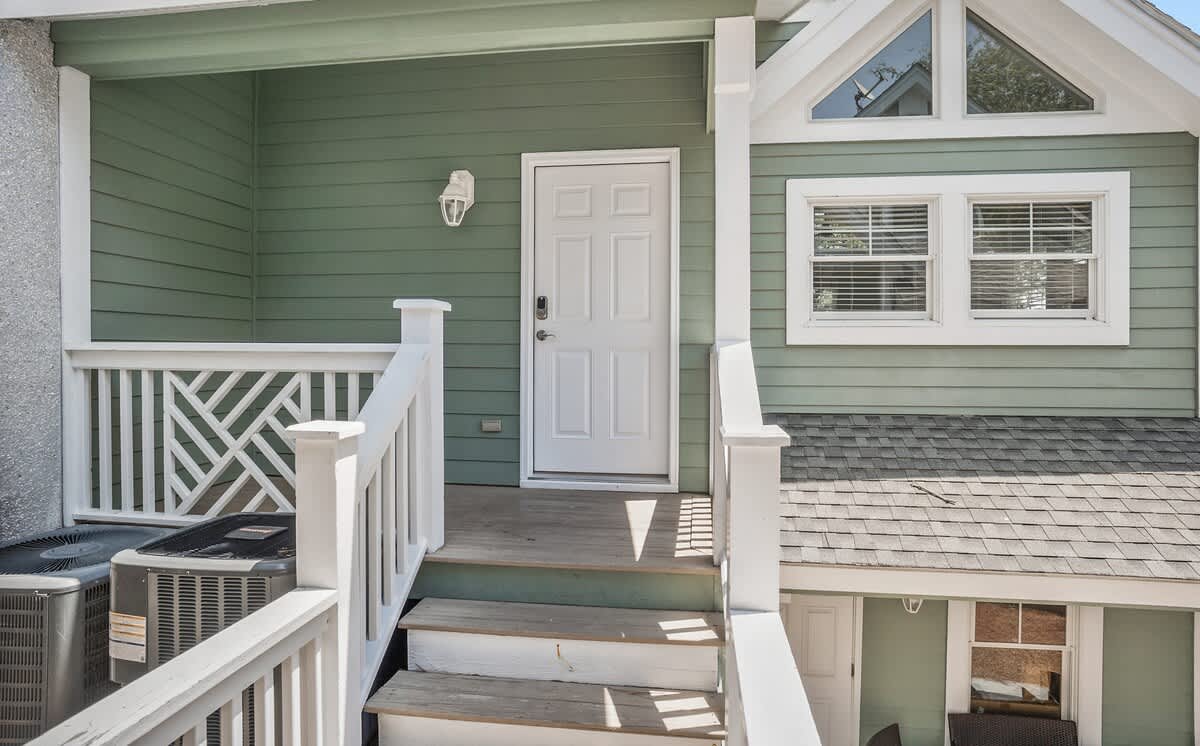 Apartment/In-Law Suite Entrance