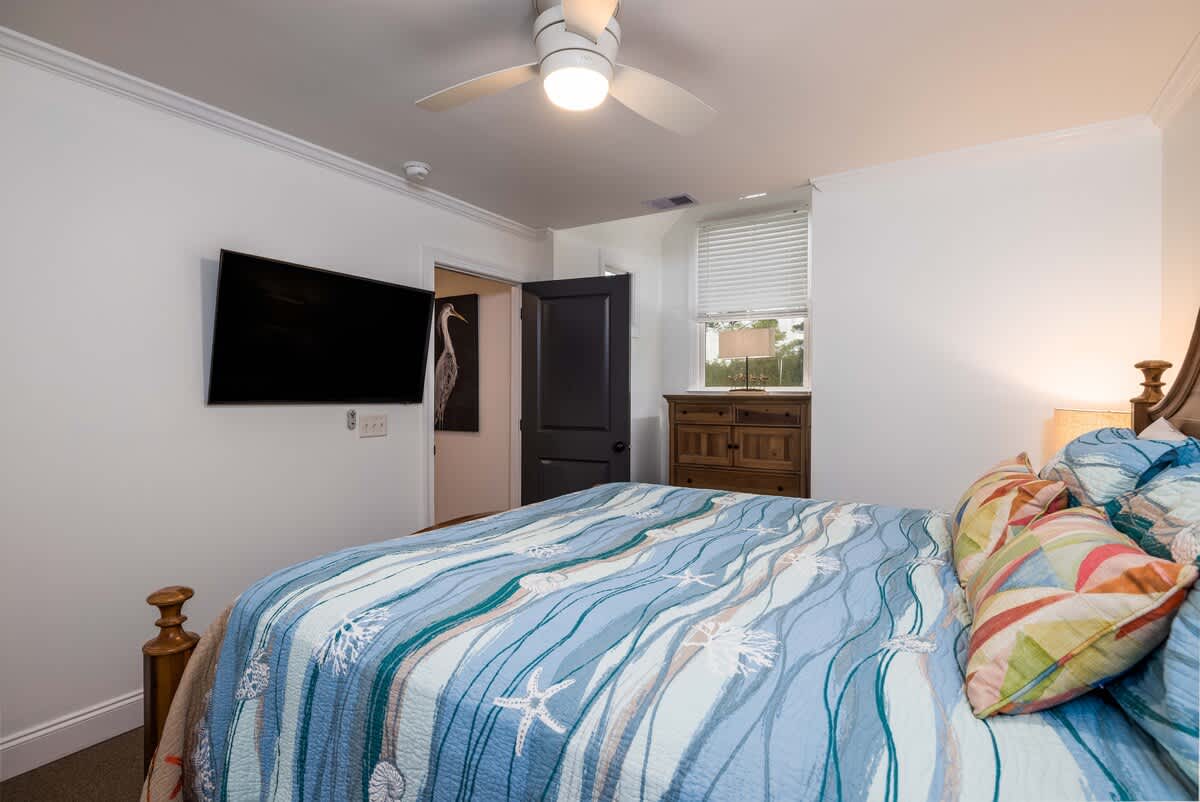 Upstairs Queen Bedroom